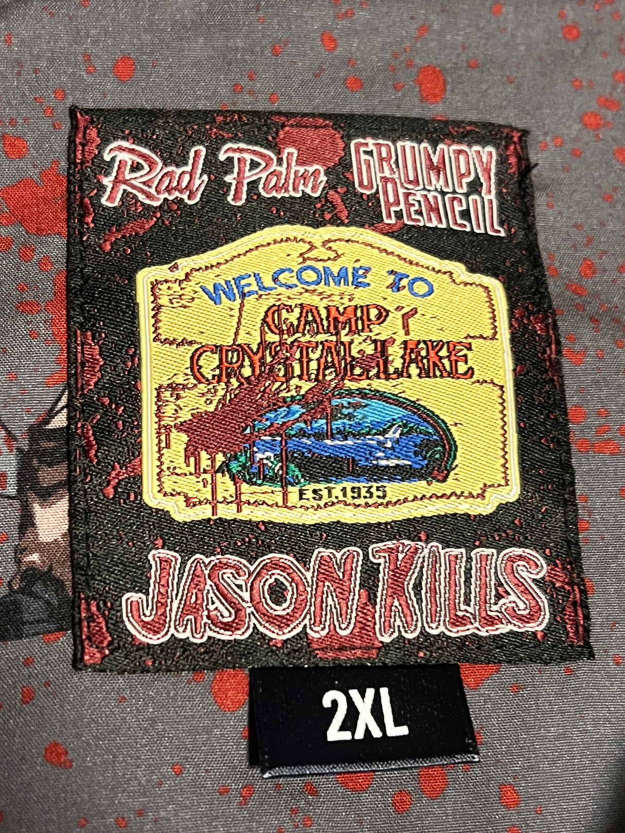 Camiseta de fiesta de Jason Kills con Rad Palm y Grumpy Pencil